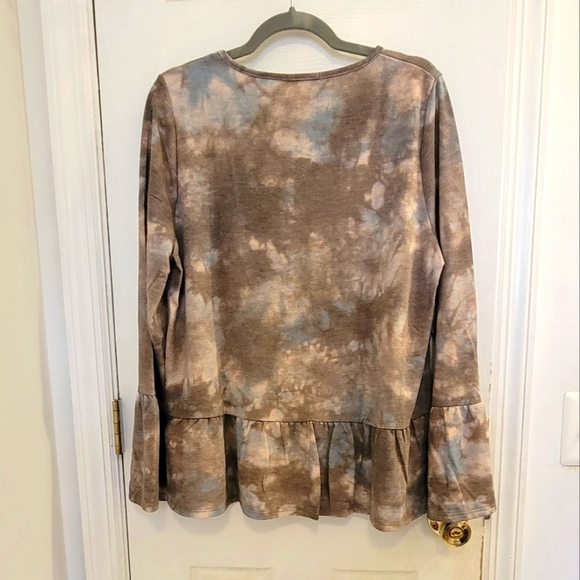 Cotton Bleu NWOT Tie Dye Bottom Ruffle Top L - Picture 5 of 9